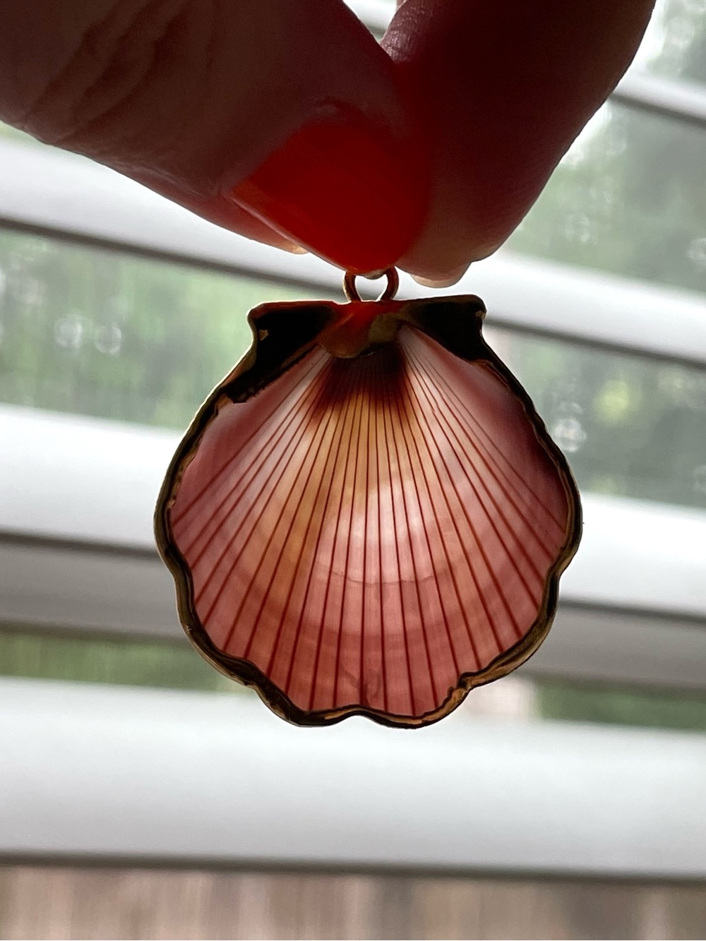 Vintage shell pendant w/ goldtone rim summer beach salt life - Picture 10 of 10